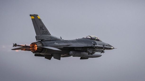 An Air Force F-16 jet
