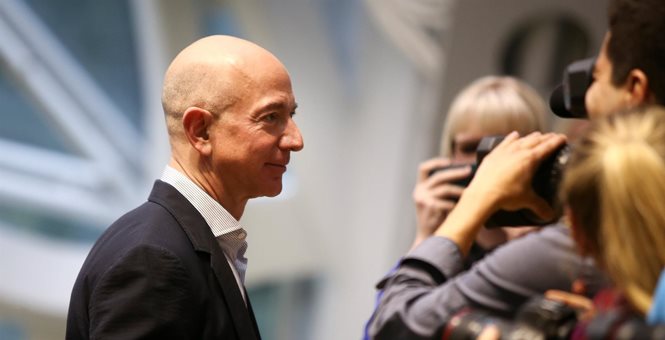 2018-01-29T231041Z_1_LYNXMPEE0S1N0_RTROPTP_4_AMAZON-COM-SPHERES