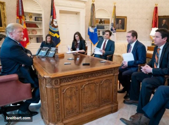 Official White House Photo by Tia Dufour