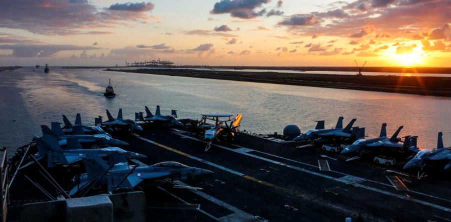 The Nimitz-class aircraft carrier USS Abraham Lincoln