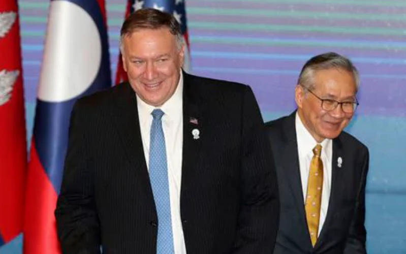 U.S. Secretary of State Mike Pompeo, left, and Thailand’s Foreign Minister Don Pramudwinai,