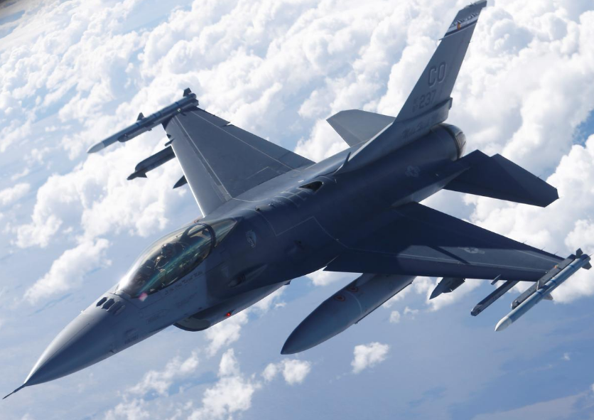 FILE PHOTO: A U.S. Air Force F-16 fighter taking part in the U.S.-led Saber Strike exercise flies over Estonia June 6, 2018. 