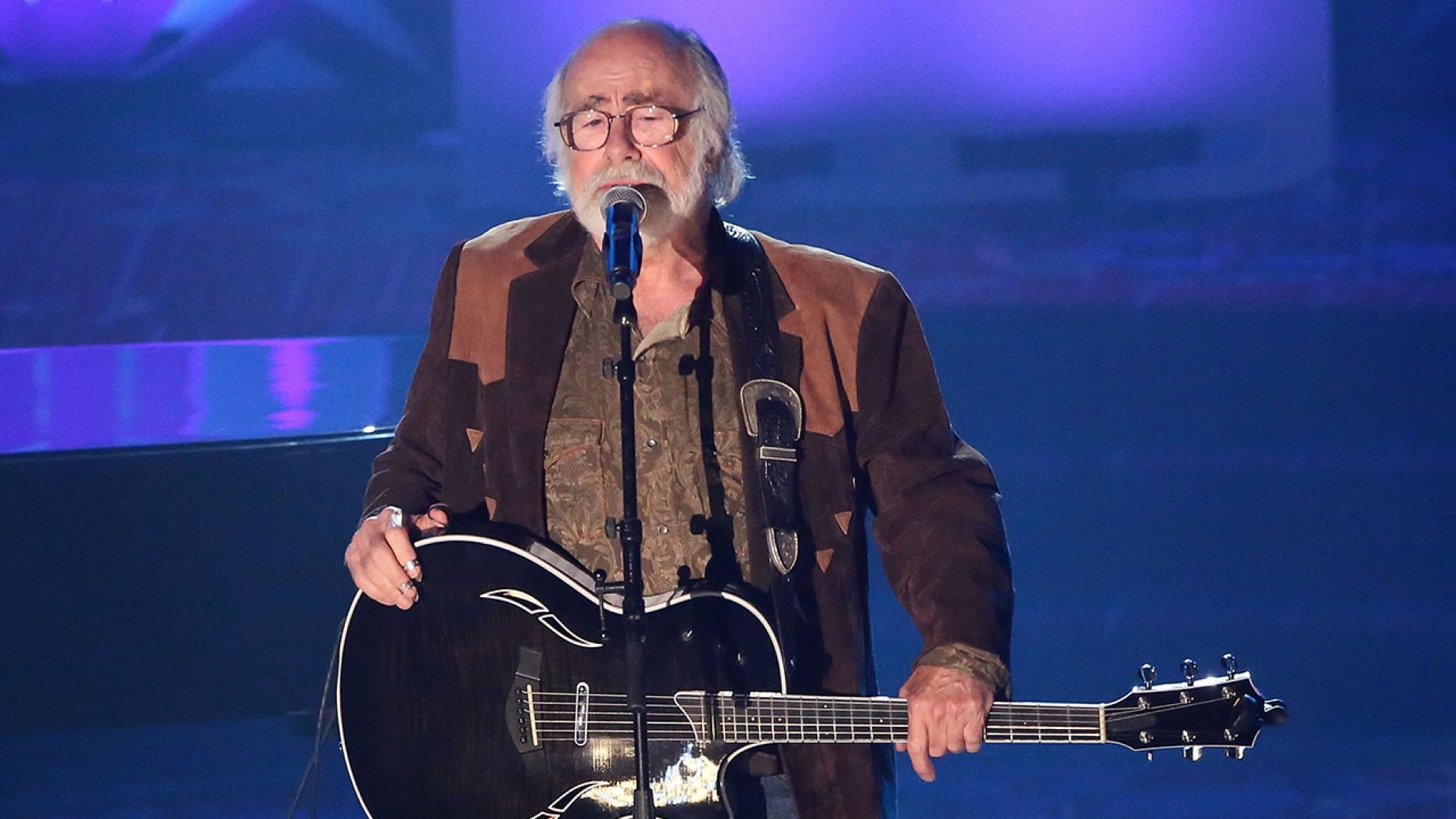 Grateful Dead lyricist Robert Hunter died at age 78. 