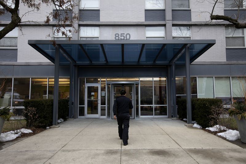 The father’s apartment building in the 800 block of West Eastwood Avenue is shown on Jan 28, 