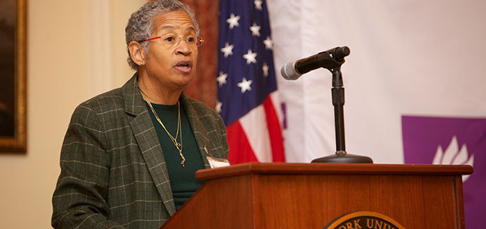 Sam Hollenshead/NYU Photo Bureau