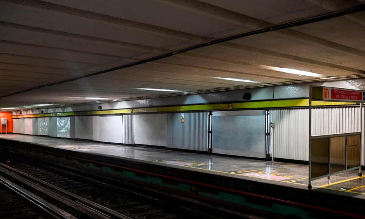 The exclusive area for women at the Juarez subway station is empty during A Day Without Women on Monday. 