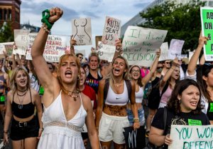 Pro-abortion protesters in front of the Supreme Court / Getty Images