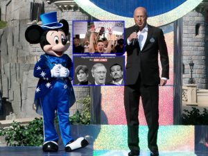 Marc Piasecki; Jason Connolly/Getty Images/Twitter, @DSCC