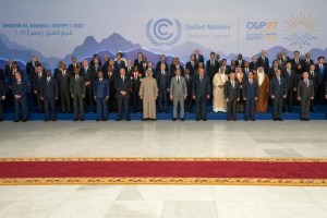 Leaders gather for a photo at the COP27 U.N. Climate Summit, in Sharm el-Sheikh, Egypt, Monday, Nov. 7, 2022. (AP Photo/Nariman El-Mofty)