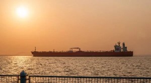 Oil tanker (image courtesy Pixabay)