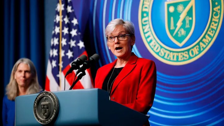 Energy Secretary Jennifer Granholm, right,  (Chip Somodevilla/Getty Images / Getty Images)